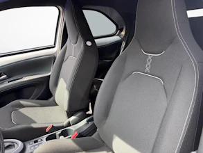 https://vehicle.imgix.net/4287168/6ed3d3d7-85e3-4742-91b5-d0ceee68faae.jpg