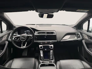 https://vehicle.imgix.net/4287202/a597a611-5183-47ad-8f55-995e95ce8943.jpg
