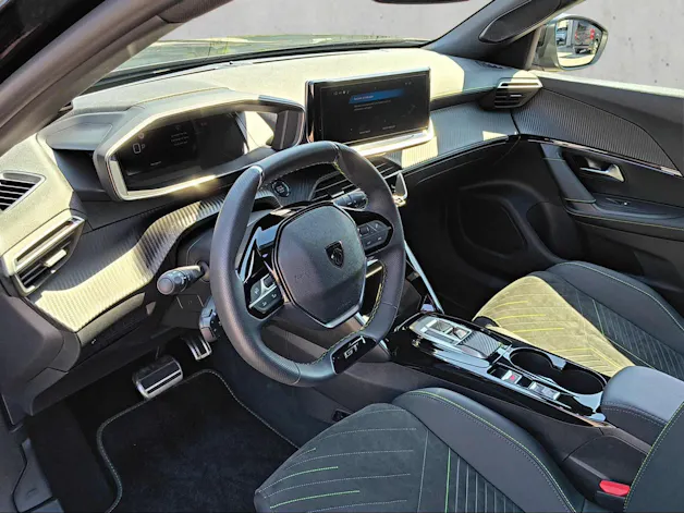 Peugeot 2008 1.2 Hybrid 145 GT