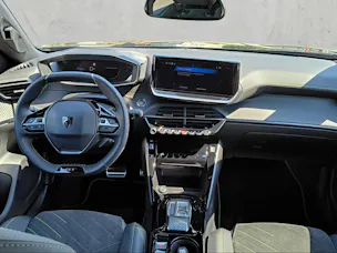 Peugeot 2008 1.2 Hybrid 145 GT