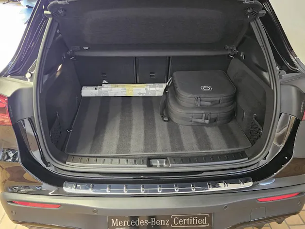 Mercedes-Benz EQA 350 4Matic AMG Line Swiss Star