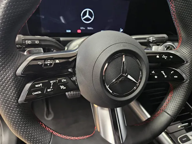 Mercedes-Benz EQA 350 4Matic AMG Line Swiss Star