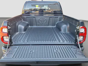Toyota Hilux Double Cab.-Pick-up 2.8 D-4D MHEV 204 Invincible