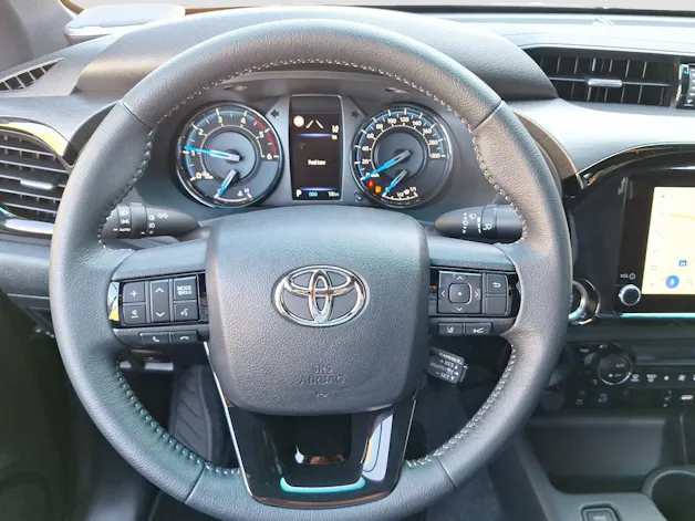 Toyota Hilux Double Cab.-Pick-up 2.8 D-4D MHEV 204 Invincible