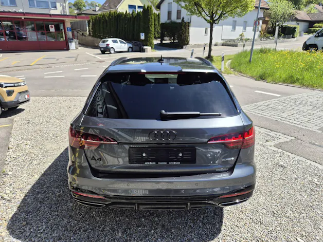 Audi A4 Avant 2.0 40 TDI S Line quattro S-Tronic Competition