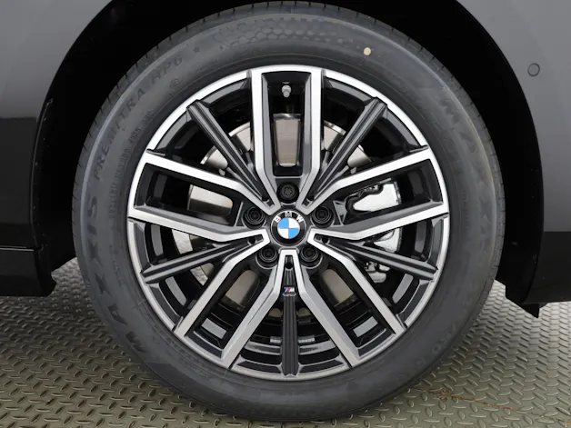 BMW 230e xDrive paddles Active Tourer