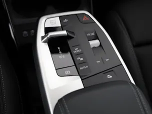 BMW 230e xDrive paddles Active Tourer