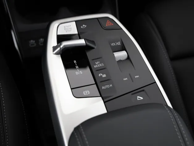 BMW 230e xDrive paddles Active Tourer