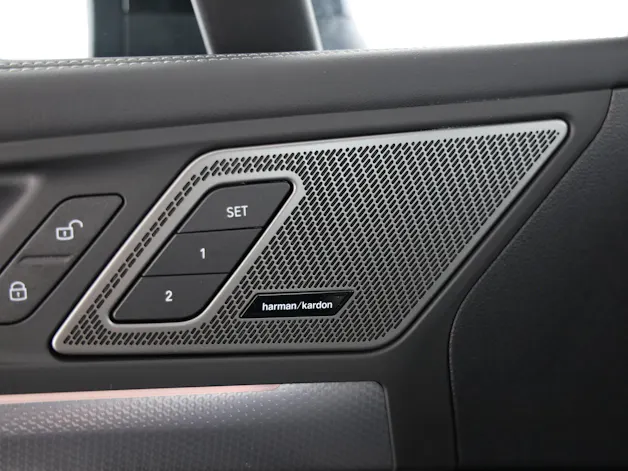 BMW 230e xDrive paddles Active Tourer