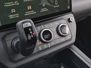 Fahrzeugbild LAND ROVER Defender 110 3.0 D I6 350 Trophy Edition Yellow Eintauschprämie 10'000.-