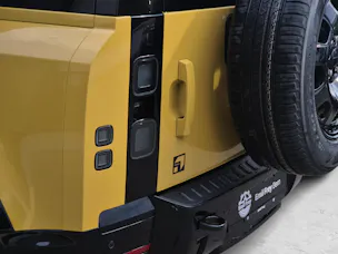 Land Rover Defender 110 3.0 D I6 350 Trophy Edition Yellow Eintauschprämie 10'000.-