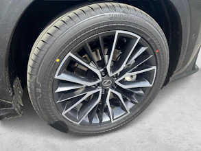 https://vehicle.imgix.net/4287338/0e96edd2-04ba-4dfd-99f1-a2e8026045d8.jpg