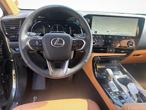 https://vehicle.imgix.net/4287338/a8e2653b-8b29-4f52-8722-b6cd9609448d.jpg