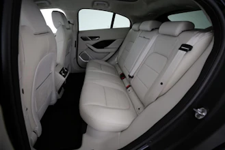 https://vehicle.imgix.net/4287346/9cbb7024-9bbd-4916-946c-220f019db601.jpg
