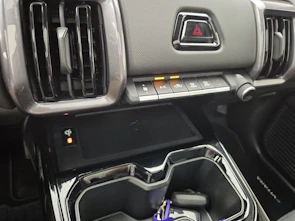 Fahrzeugbild SUZUKI e Vitara Sakura Top 4x4 - Sakura Sonderedition