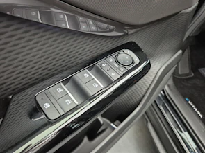 Fahrzeugbild SUZUKI e Vitara Sakura Top 4x4 - Sakura Sonderedition