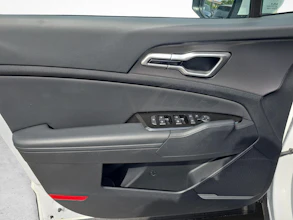 https://vehicle.imgix.net/4287382/17e1fb8e-0e76-4835-b4e3-ffe40a7d9a53.jpg