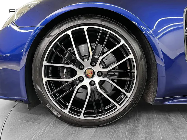 Porsche Panamera GTS Sport Turismo