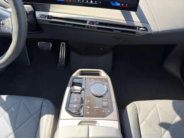 BMW iX xDrive60