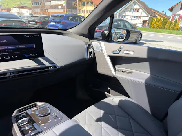 BMW iX xDrive60