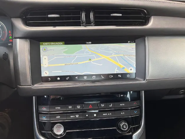 Jaguar XF 2.0 D 180 Portfolio AWD
