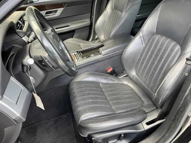 Jaguar XF 2.0 D 180 Portfolio AWD