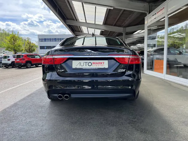 Jaguar XF 2.0 D 180 Portfolio AWD