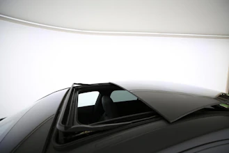 https://vehicle.imgix.net/4287574/aefb8acd-95c2-4f47-9bf7-cd6853c58d51.jpg