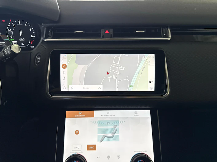 Fahrzeugbild LAND ROVER RANGE ROVER VELAR