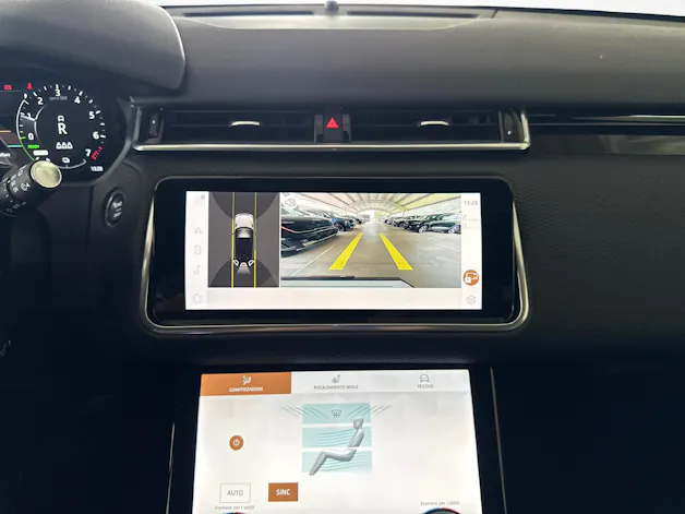 Land Rover Range Rover Velar 2.0 P400e + Pneumatici invernali inclusi