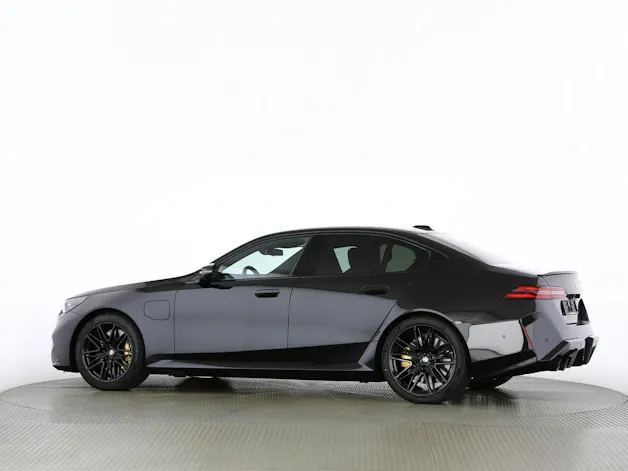 BMW M5 xDrive