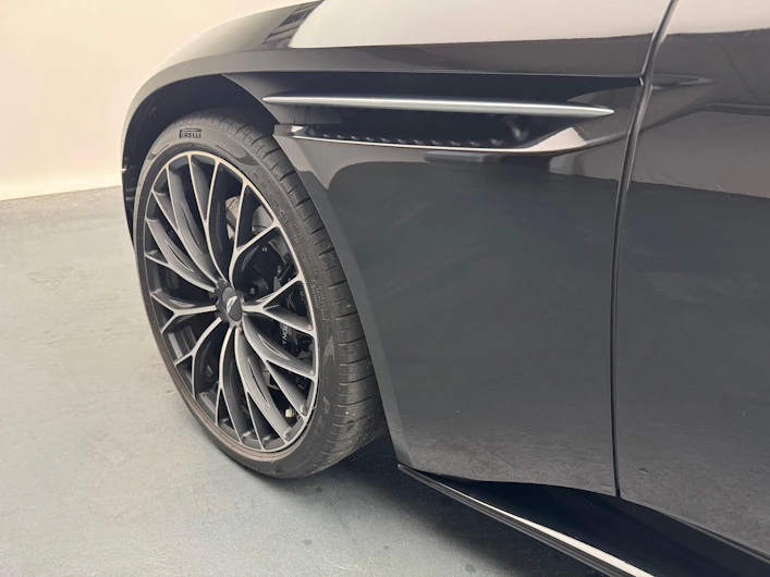 Fahrzeugbild ASTON MARTIN DB11