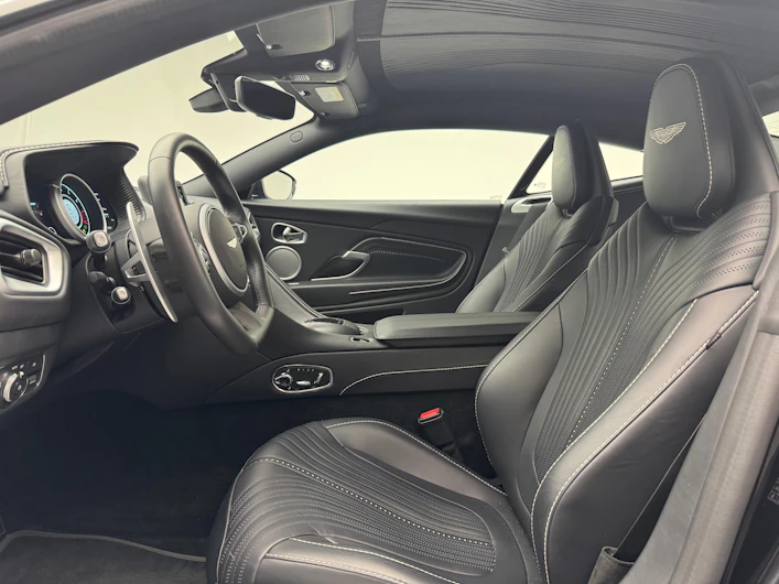 Fahrzeugbild ASTON MARTIN DB11