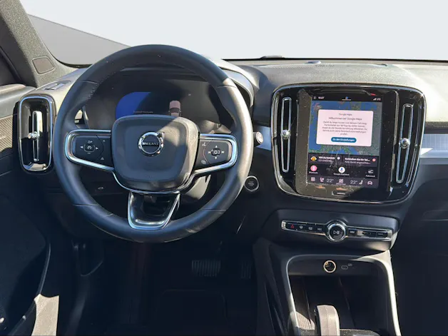 Volvo XC40 2.0 B3 MH Plus Dark