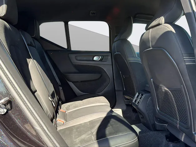 Volvo XC40 2.0 B3 MH Plus Dark