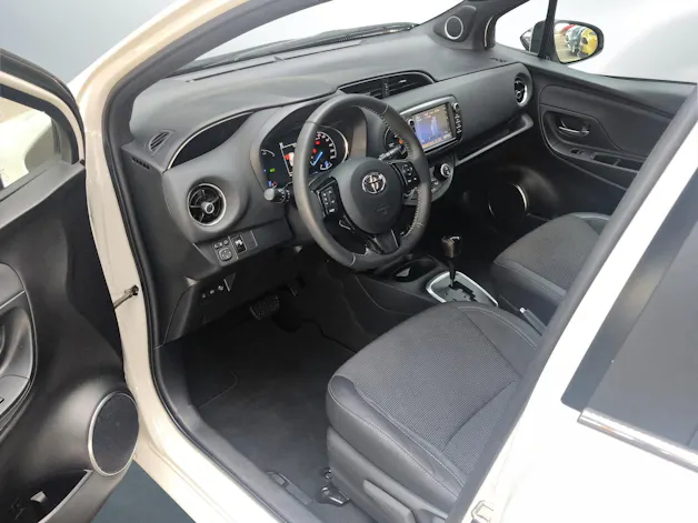 Toyota Yaris 1.5 VVT-i HSD Premium
