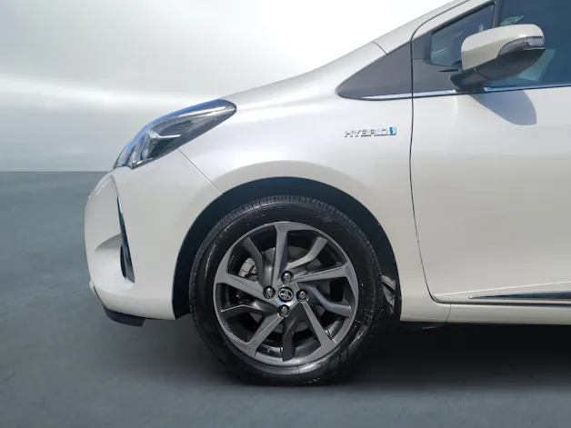 Toyota Yaris 1.5 VVT-i HSD Premium