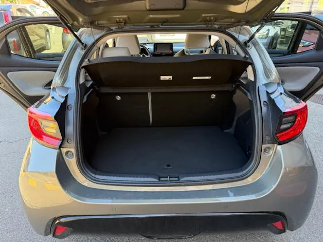 Toyota Yaris 1.5 VVT-i HSD Premium