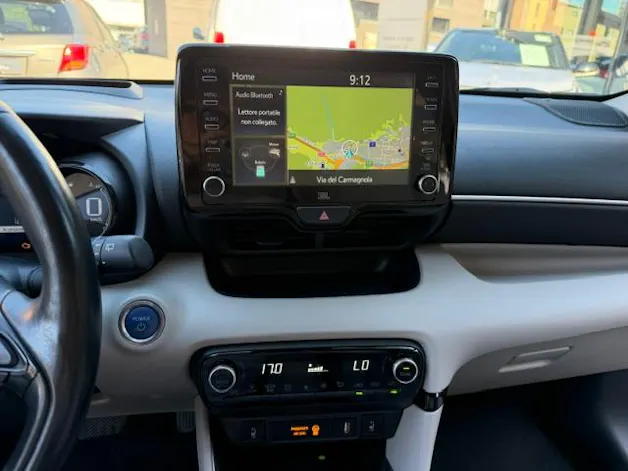 Toyota Yaris 1.5 VVT-i HSD Premium