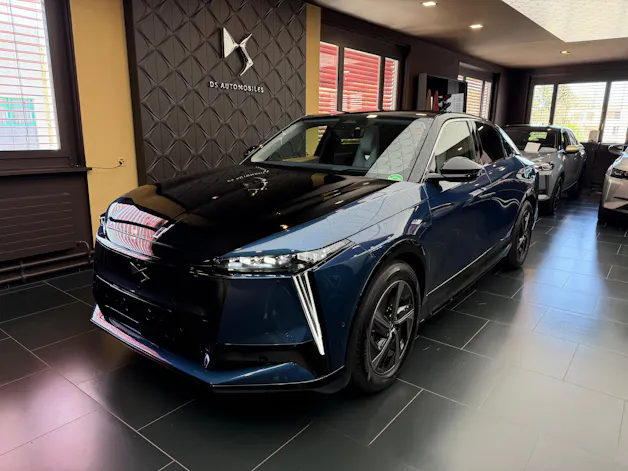 DS Automobiles No8 E-Tense Pallas