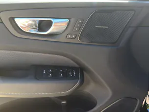VOLVO XC60 2.0 T8 TE XCENTRIC Black Edition eAWD