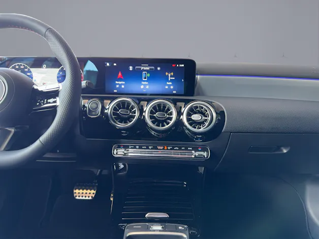 Mercedes-Benz A 250 AMG Line 4m