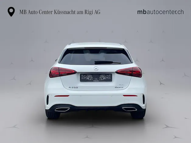 MERCEDES-BENZ A 250 AMG Line 4m