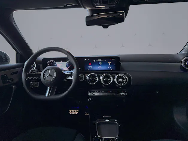 Mercedes-Benz A 250 AMG Line 4m Limousine