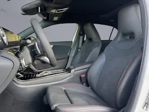 Mercedes-Benz A 250 AMG Line 4m Limousine