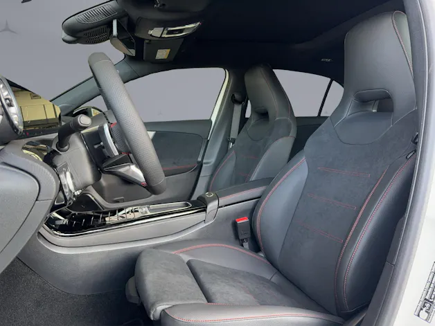 Mercedes-Benz A 250 AMG Line 4m Limousine