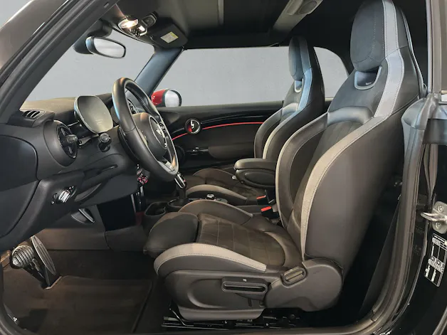 Mini Cabrio John Cooper Works F57 2.0i  (CH)
