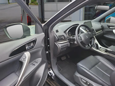 MITSUBISHI ECLIPSE CROSS 10