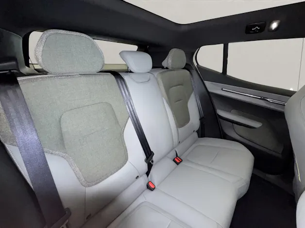 Volvo EX30 CC E60 Twin Performance AWD