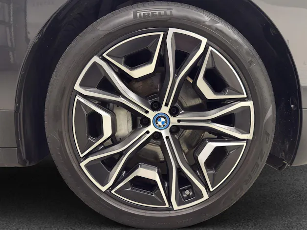 BMW iX xDrive40